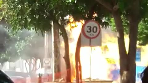 Incendio en Barranquilla por ruptura de tuberia de gas