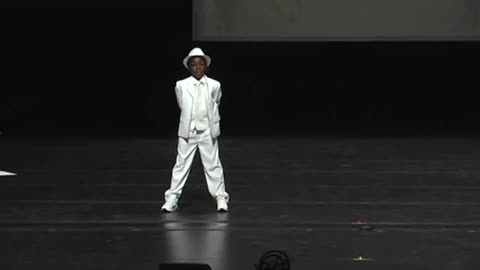 Janet Jackson 8yrs old Performing Dance Solo