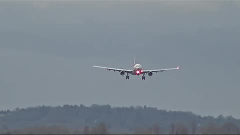 HEAVY CROSSWIND #Heathrow #Airport #Landing