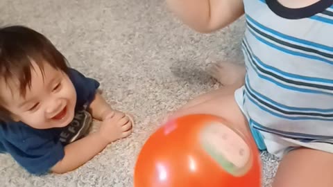 Funny baby laugh 😃