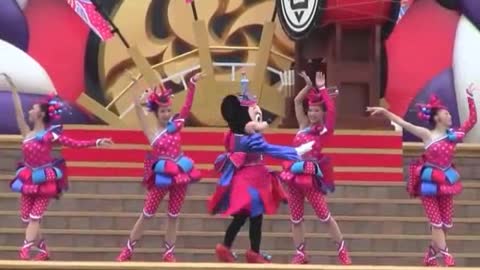 Special Show For Minnie Mouse With Her Ladies On Stage