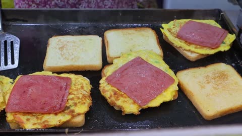 Ham & Cheese Toast: A Delicious and Quick Bite at Noryangjin Cupbop Alley - Korean Street Food