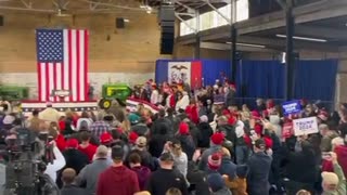 Massive crowd for President Trump in Waterloo, Iowa