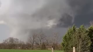 Strong Tornado hits near Bridgeville Delaware with Damage reported