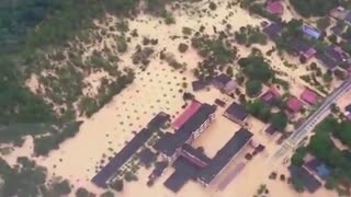 Floods displace thousands in Peninsular Malaysia