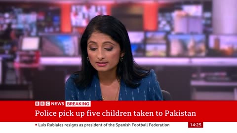 Sara Sharif death: Pakistan police take children from grandfather's house