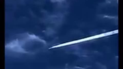 Chemtrail plane caught 'dumping' chemical trails