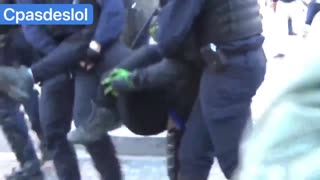 GRAPHIC: French Police Break Leg of Mandate Protestor