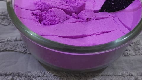 Kinetic sand cutting in bowl asmr