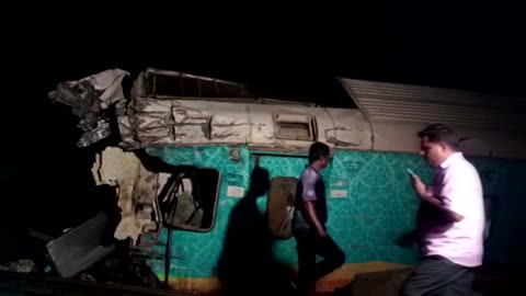 Scores dead after passenger train derails in India