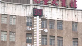 Shanghai struggles under orange heatwave alert