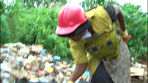 A poor woman saw a beg of money in a dustbin #mercy john latest vidoe clip