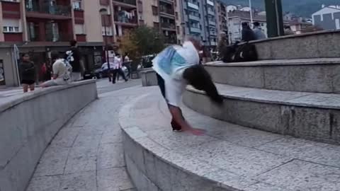 #fail #shorts PARKOUR FAIL @dawi.add #parkour #pk #pkfr #parkourbilbao #freerunning #freerun #3run