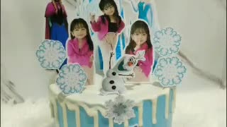 Feels Good Videos - Custom Frozen Cake Decorated in Under a Minute!