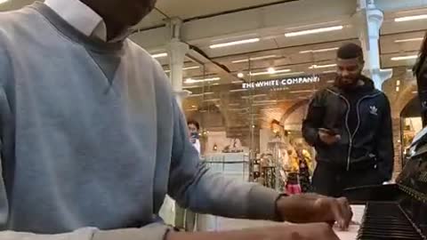 Two guys play interstellar theme at the mall. Absolutely stunning. Awesome performance