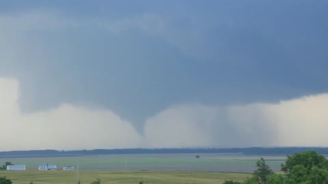 RAW Storm Chase footage - Abilene/Chapman Kansas Tornado May 25, 2016.