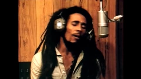 Bob Marley & The Wailers - Could You Be Loved = 1980