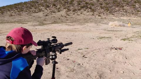 10-year old engages tannerite!