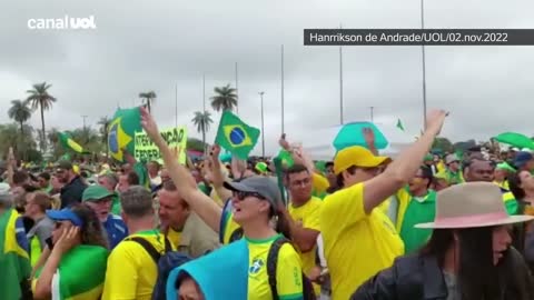 Bolsonaristas pedem intervenção e que Exército 'saia do quartel' em Brasília