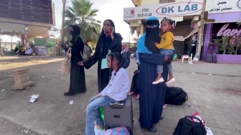 Residents flee Khartoum as war shatters Eid holiday
