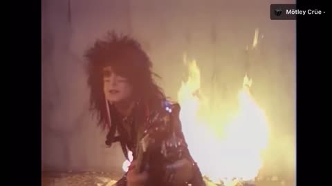 Motley Crüe - Looks That Kill (Official Music Video)