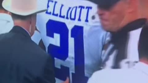 Ezekiel Elliott is injured for the Dallas Cowboys