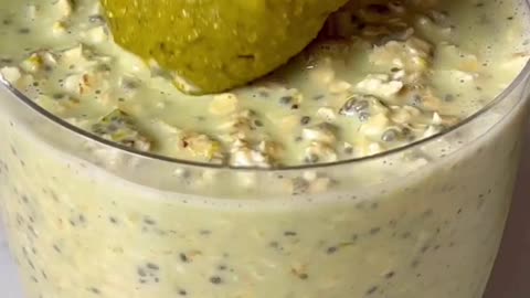"Nutty and Creamy Delight: Pistachio Overnight Oats to Jumpstart your Morning!"