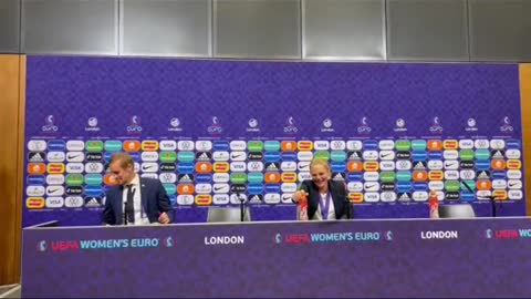 England players gatecrash Sarina Wiegman's press conference singing"it's coming home ”