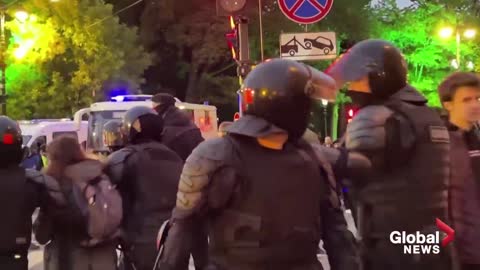 "I won't die for Putin!": Hundreds arrested in Russia during protests against latest mobilization