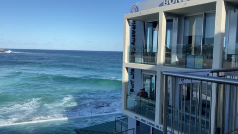 Bondi beach to Bronte beach coastal walk - walking tour, Sydney, Australia 😎⛱🏄‍♀️☀️🐬