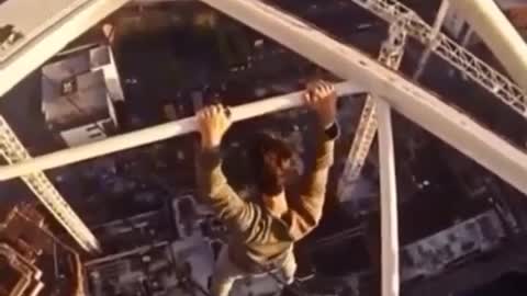 Climb the tower with your bare hands