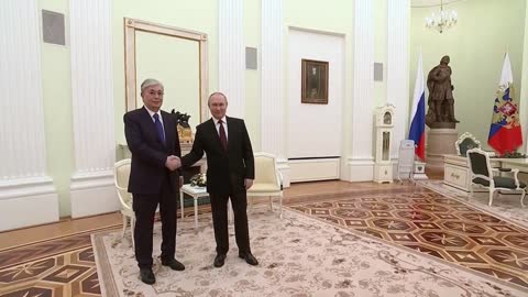 Vladimir Putin meets with Kazakh President Tokayev in Moscow