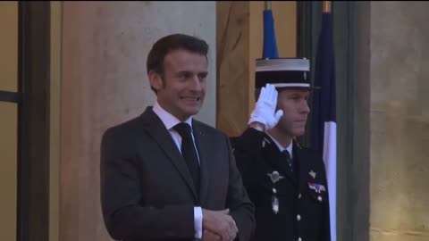 Macron, before meeting with the Prime Minister of Ukraine, gesticulated strangely