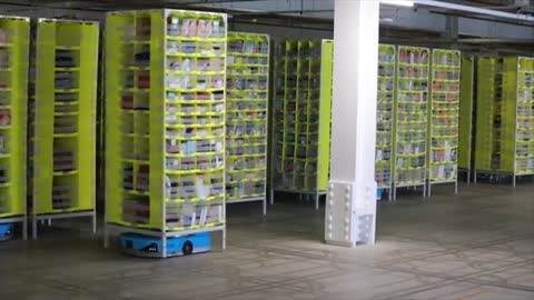 Robots prepare Amazon warehouse for Christmas