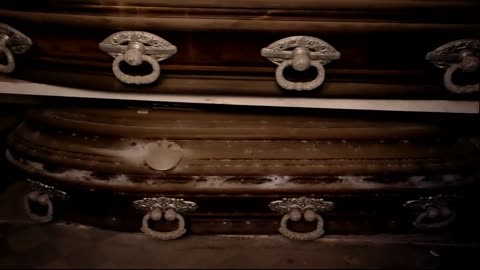 "Inside the Tombs of La Recoleta Cemetery!" (12May2013) Vic Stefanu - Amazing World Videos