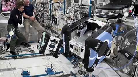 Do Robots Help Humans in Space ? We Asked a NASA Technologist