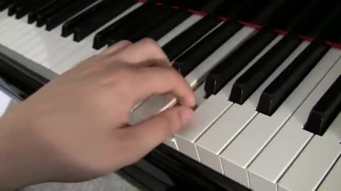 How to play piano: The basics, Piano Lesson #1