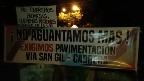 Bloqueada la vía San Gil - Cabrera: exigen pavimentación y control a rellenos sanitarios