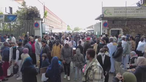 Paris, France: Over 10,000 'Faithful' Soldiers Pour Out of The Mosque For Eid al-Fitr