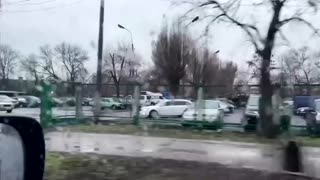 Ukrainian soldiers seen taking up position in Mariupol