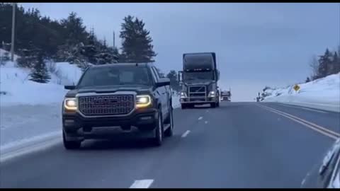 Canadian Truckers heading to Ottawa while Trudeau shits his pants
