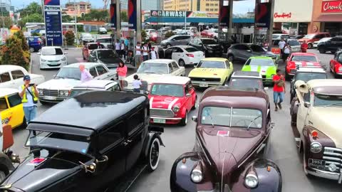 Vintage Cars Philippines Parade - Christmas by Manila Bay 2017