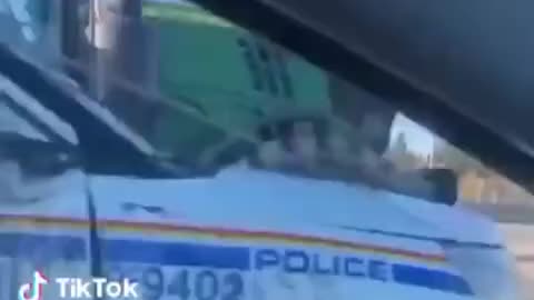 CANADA LAW ENFORCEMENT🇨🇦🛣️🚜🚓CHASE SPEEDING TRACTOR ON HIGHWAY🍁🛣️🚜🚔💫