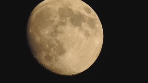 Eric Dubay: The Self-Luminescent Semi-Transparent Moon