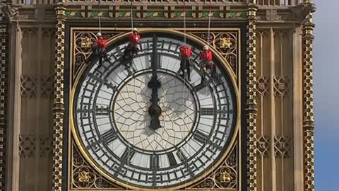 Big Ben clock puts on a new face