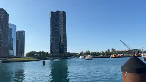 Exploring Downtown Chicago's Lake and Riverfront on Foot