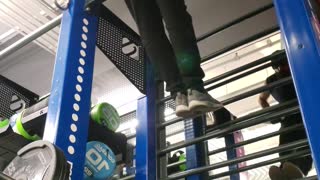 Gym muscle ups