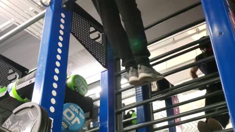 Gym muscle ups