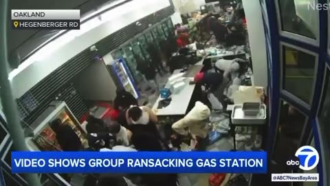 Mob of 80 to 100 looters broke into and robbed an Oakland gas station market