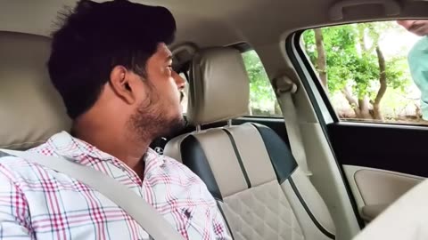 Kidnapping prank on a worker in India 😂 #prankvideo #laughing #funnypets #funnyanimals #comedy